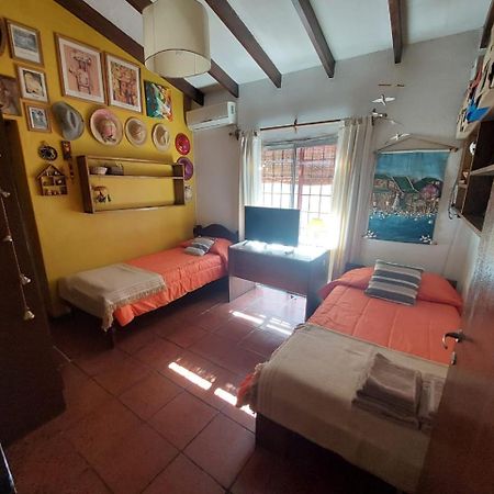 Casa Confortable - Parque Central - Estacionamiento, Patio, 3 Banos, 5 Habitaciones - La Cieneguita Exteriör bild