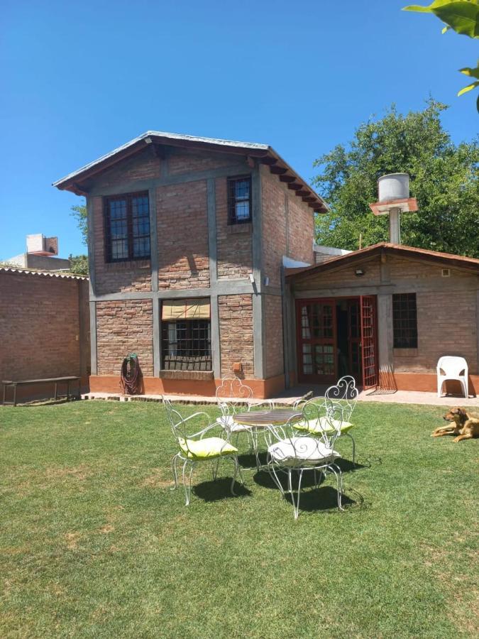 Casa Confortable - Parque Central - Estacionamiento, Patio, 3 Banos, 5 Habitaciones - La Cieneguita Exteriör bild