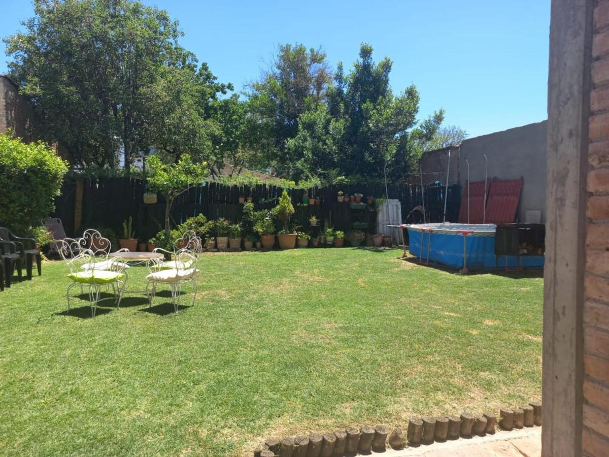 Casa Confortable - Parque Central - Estacionamiento, Patio, 3 Banos, 5 Habitaciones - La Cieneguita Exteriör bild