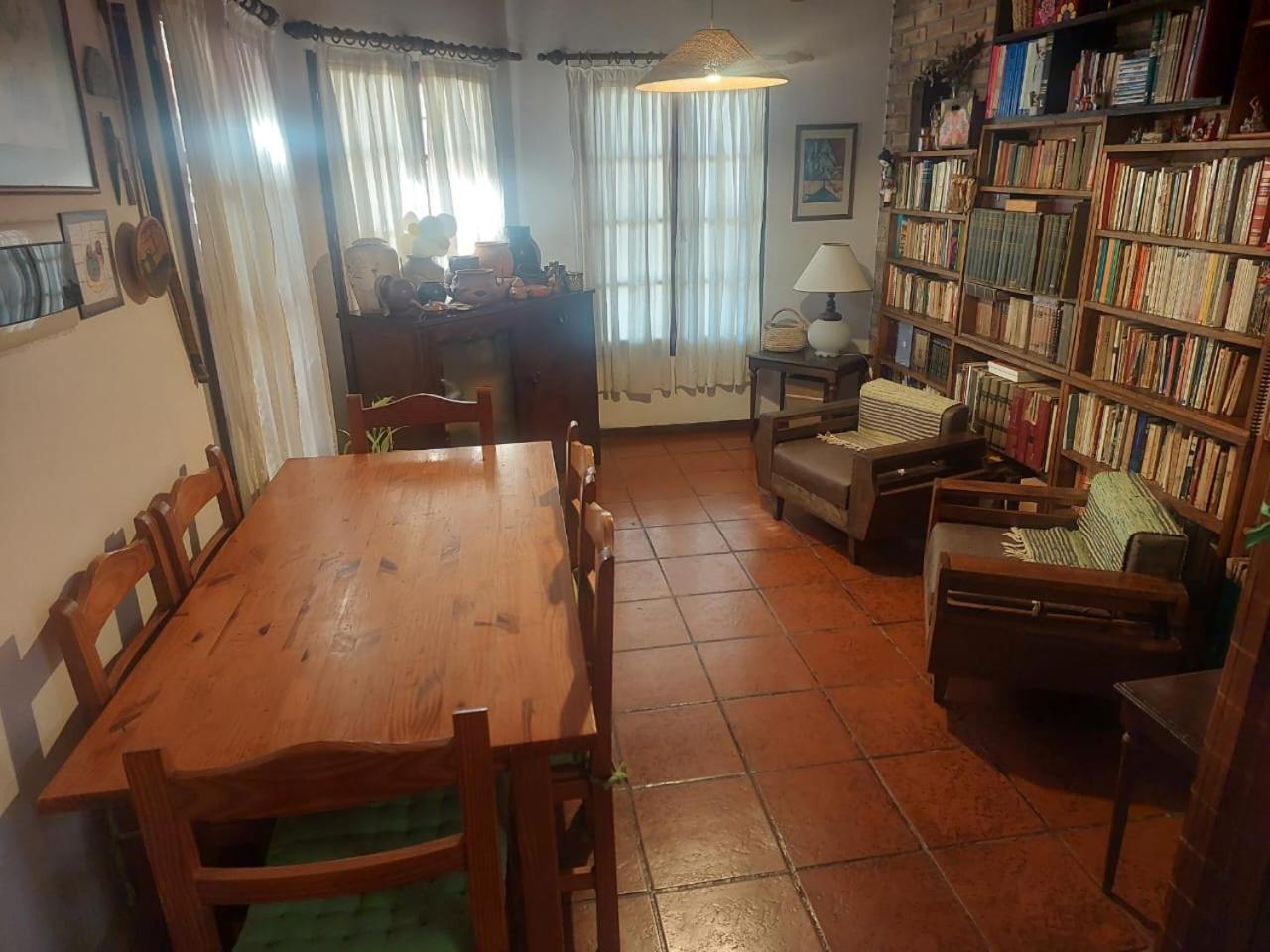 Casa Confortable - Parque Central - Estacionamiento, Patio, 3 Banos, 5 Habitaciones - La Cieneguita Exteriör bild